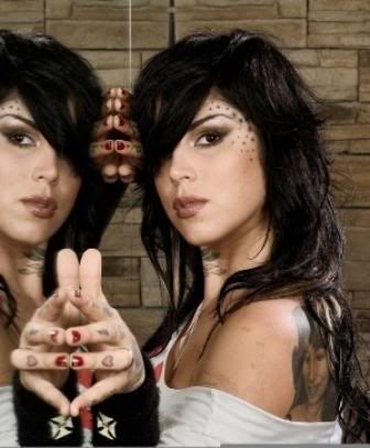 [http://i168.photobucket.com/albums/u166/ELIZABETH_85/katvond_mirror.jpg]