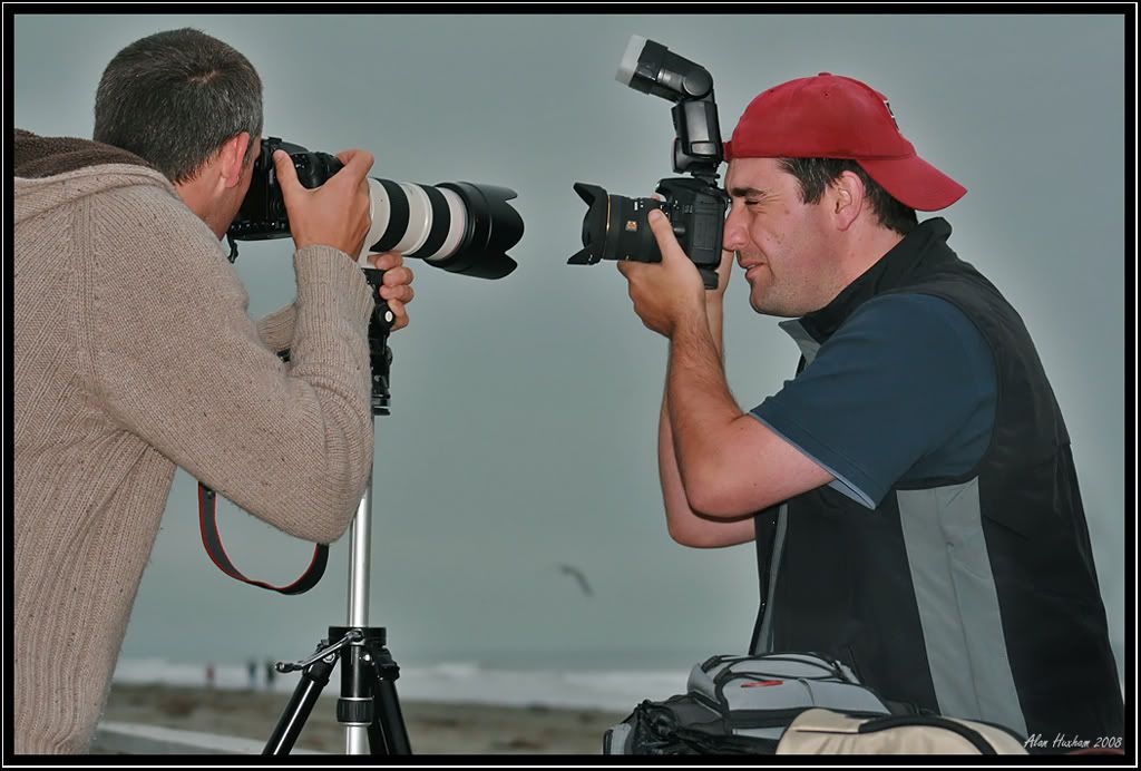 IMAGE: http://i168.photobucket.com/albums/u185/nzshrimper/thephotogs.jpg