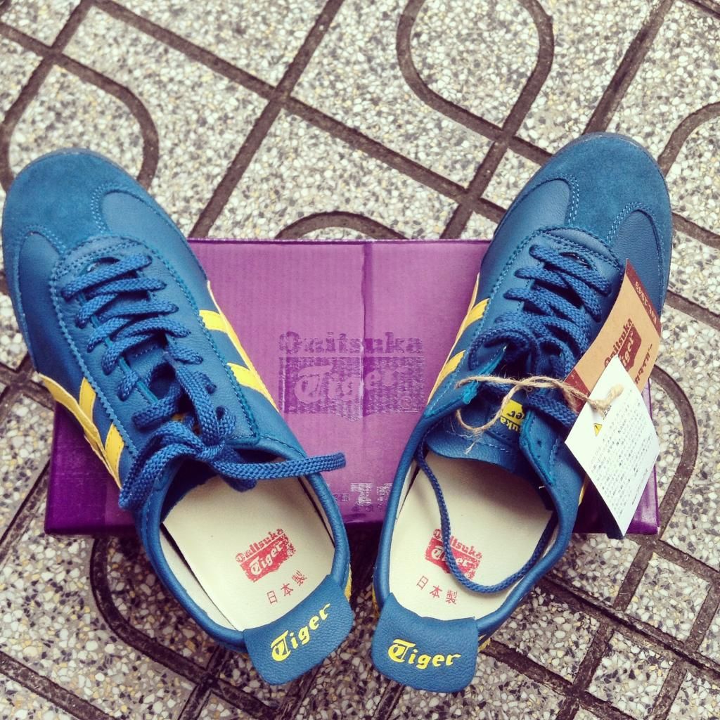 1 đôi CONVERSE CLASSIC màu TRẮNG cổ cao size 8 hoặc đổi size 7 !!!!! Giá tốt - 3