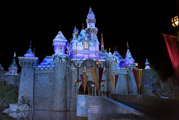 WinterCastleNight3_111307_Disney.jpg picture by Princess1944