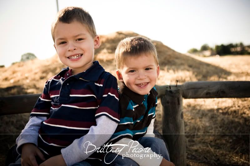 kid portraits,brothers,fun kid pictures
