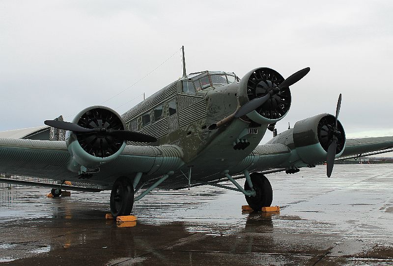 IMAGE: http://i168.photobucket.com/albums/u196/BoneMJ/ju52-2.jpg