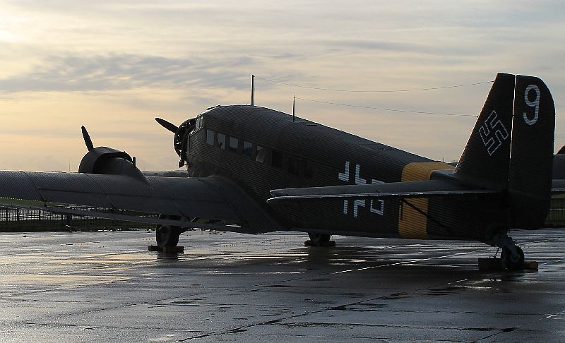 IMAGE: http://i168.photobucket.com/albums/u196/BoneMJ/ju52-3.jpg
