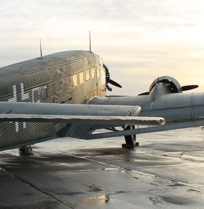IMAGE: http://i168.photobucket.com/albums/u196/BoneMJ/ju52.jpg