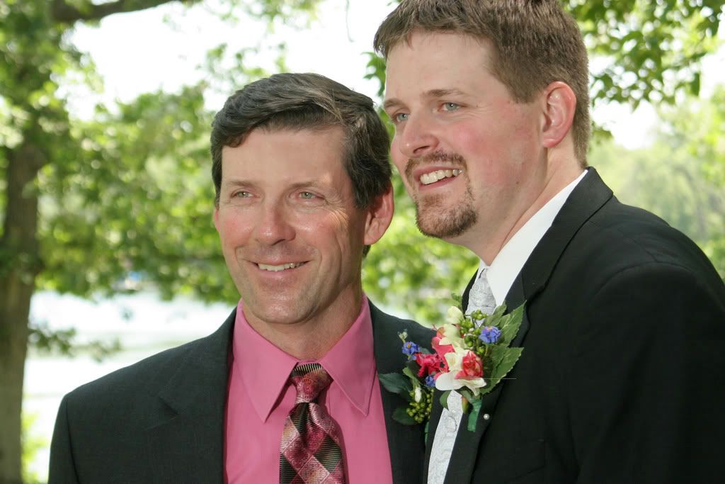 IMAGE: http://i168.photobucket.com/albums/u197/gibbo182/3502010021_33f8f98d50_b.jpg