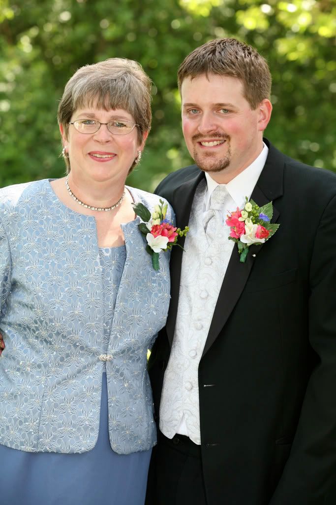 IMAGE: http://i168.photobucket.com/albums/u197/gibbo182/3502823786_e2ec0bfb4a_b.jpg