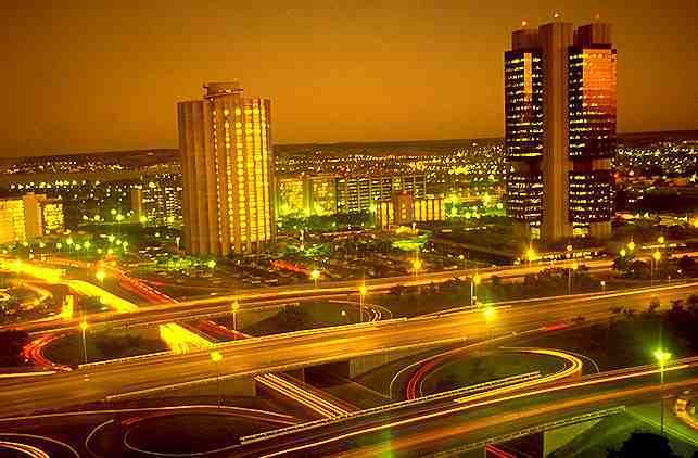 monumental axis road. cars can crosses the ministries esplanade Brazil+monumental+axis+road