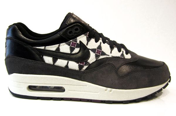 NIKE SPORTSWEAR FW 2011 AIR MAX 1 • Guillotine Aperçu des prochaines sorties Nike Sportswear Le Site de