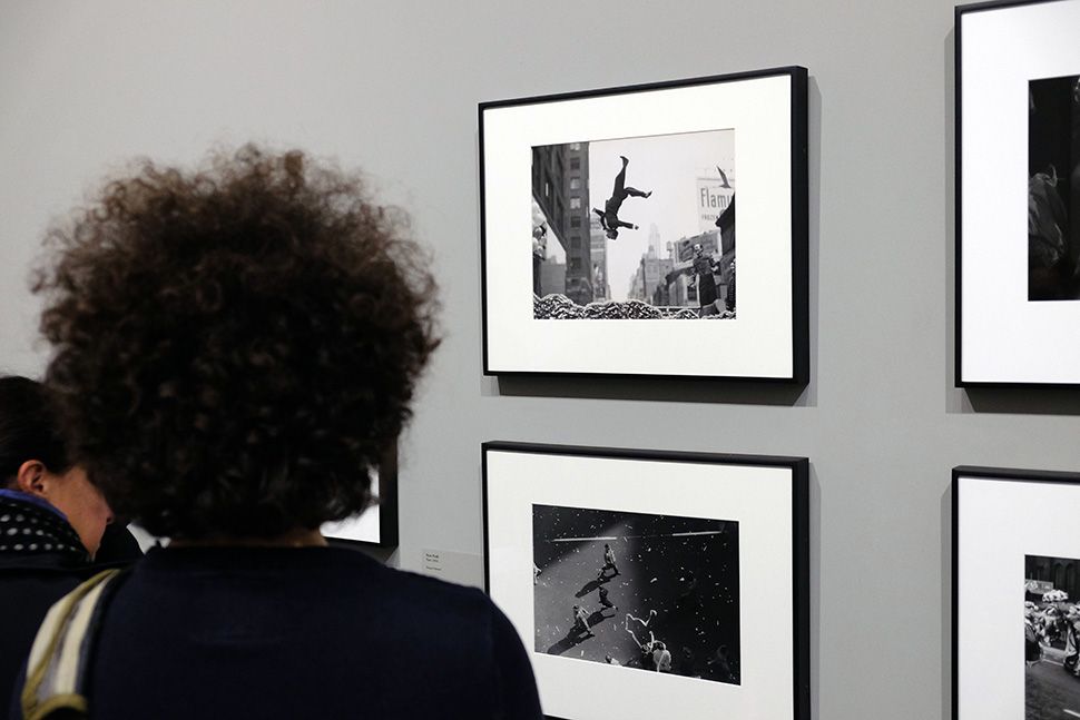 Garry Winogrand Exhibition Jeu De Paume Paris Guillotine