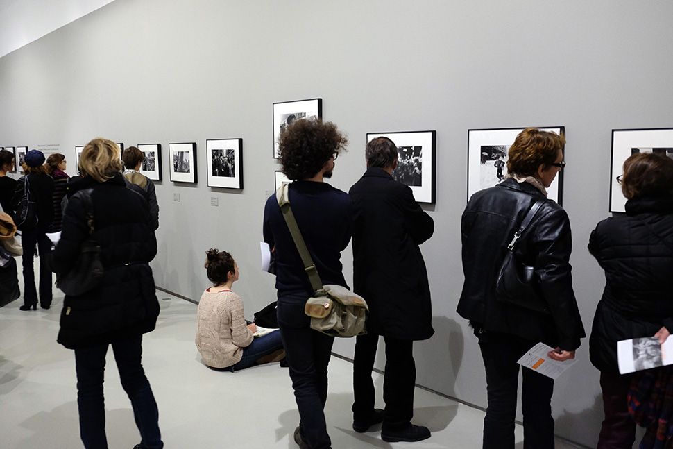 Garry Winogrand Exhibition Jeu De Paume Paris Guillotine