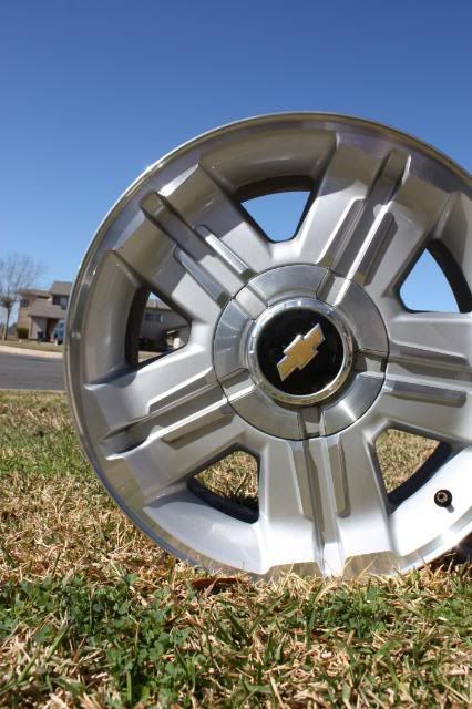 2007+ Silverado Z71 Wheels 18x8 - Pirate4x4.Com : 4x4 and Off-Road Forum